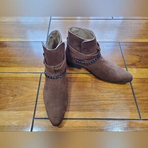 Men's Brown Suede Boots with Chain Accent
